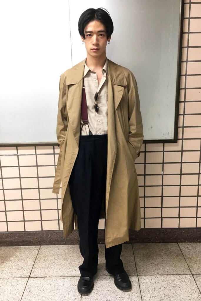 [若林 拓也] サスペンダーをトレンチからチラ見せしてみました！