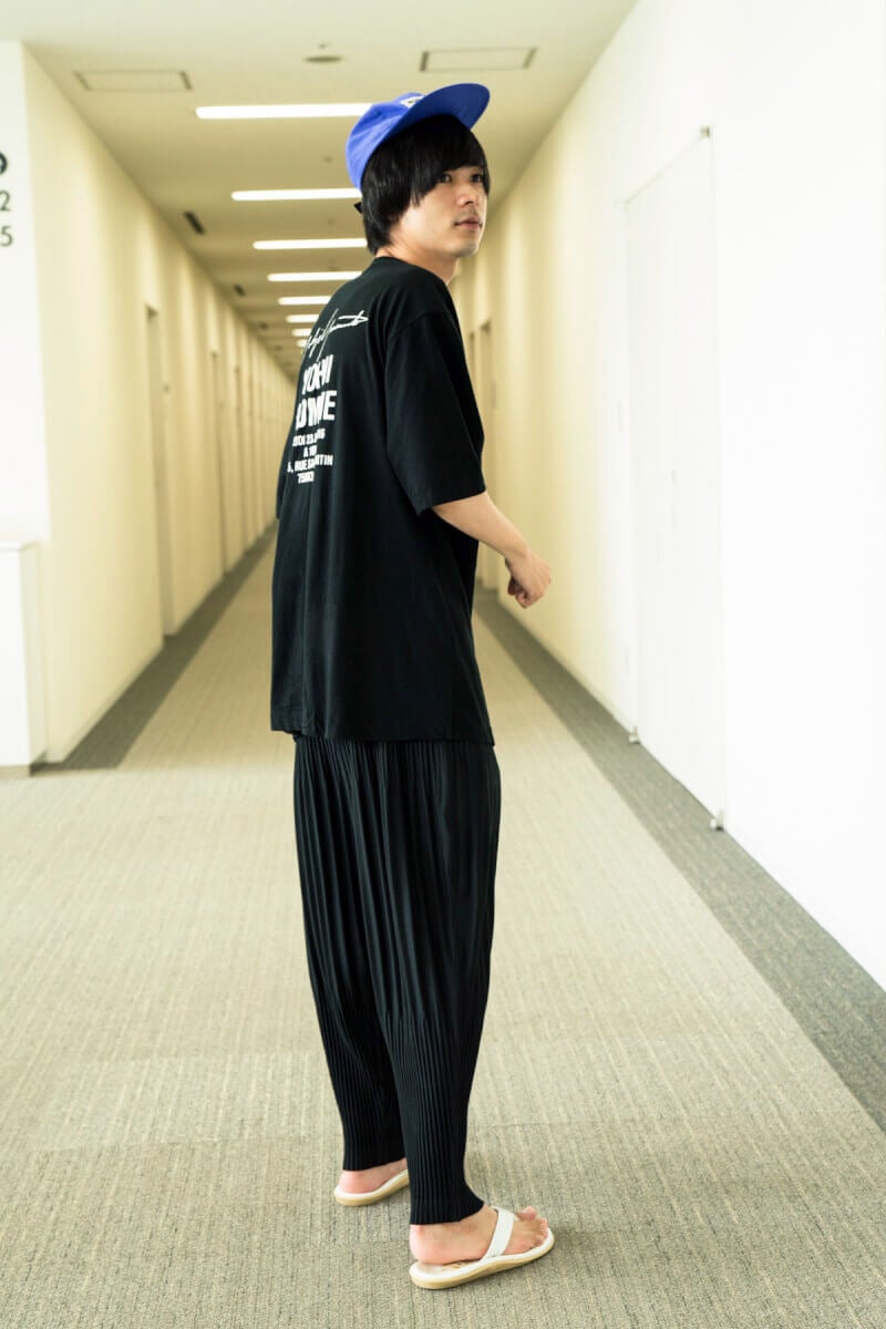 成田 凌] サンダル履きでフジテレビの収録スタジオに来ています。笑 