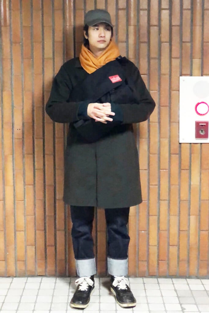 オレンジのマフラーと デニムの折り返しがアクセント Modelsnap Men S Non No Web メンズノンノウェブ
