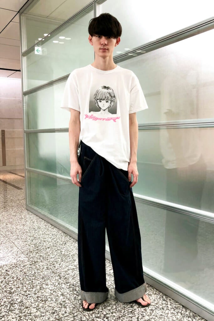 例の美少女キャラのＴシャツを早速、着てみました！