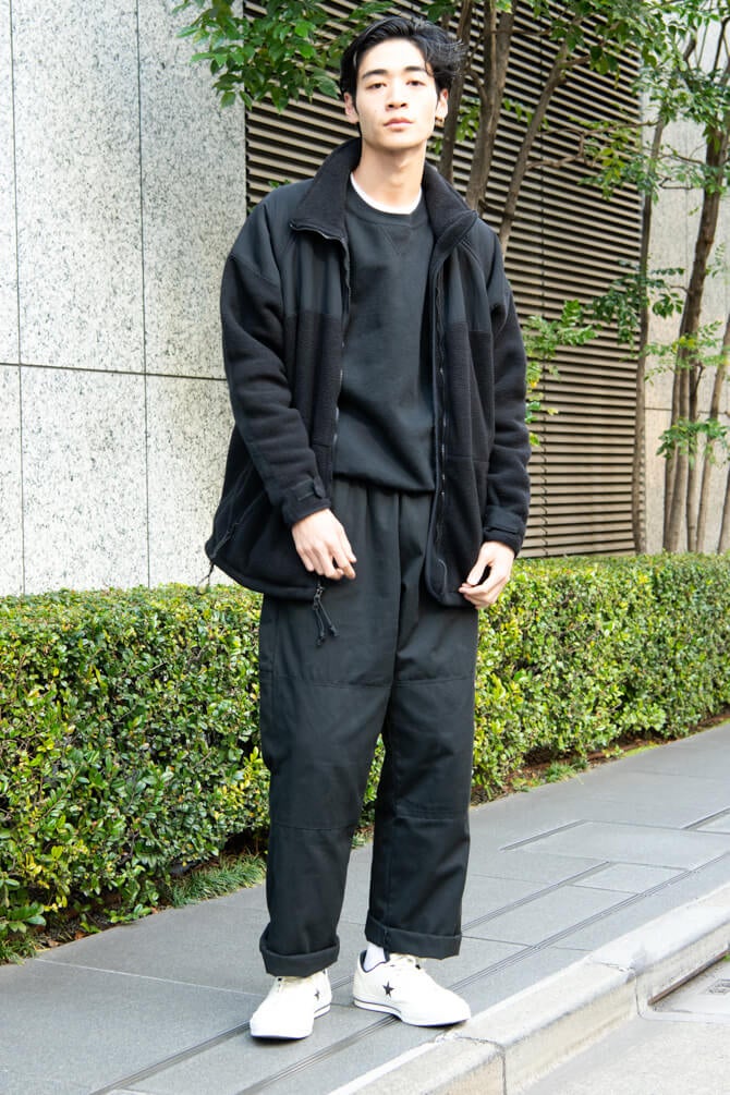 黒コーデに白スニーカーで抜け感プラス Modelsnap Men S Non No Web メンズノンノウェブ