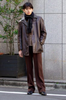 [井上 翔太] 茶系コーデには小物で締めカラーを投入