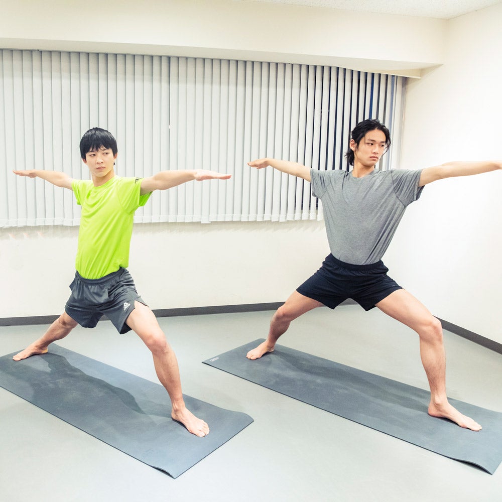 第29回 外出できない今 家でできるヨガを習う これ ヨガっぽい Beauty 中川大輔 鈴木仁の 美容武者修業 美容武者修業 Men S Non No Web メンズノンノウェブ 第29回 外出できない今 家でできるヨガを習う これ ヨガっぽい Beauty 中川大輔 鈴木仁の 美容武者修業 美容武者修業 Men S Non No Web メンズノンノウェブ