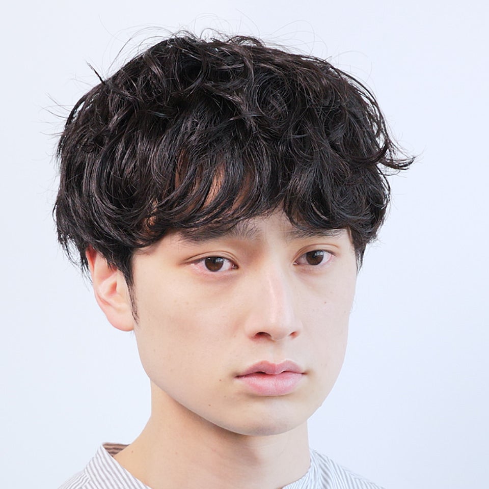 マッシュヘアを扱いやすくする重 × 軽パーマ仕込み｜メンズノンノ360 