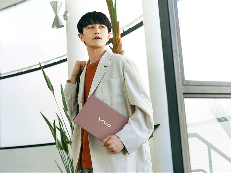 おしゃれにこだわる僕らが選ぶノートpcは Vaio Fashion Men S Non No Web メンズノンノウェブ