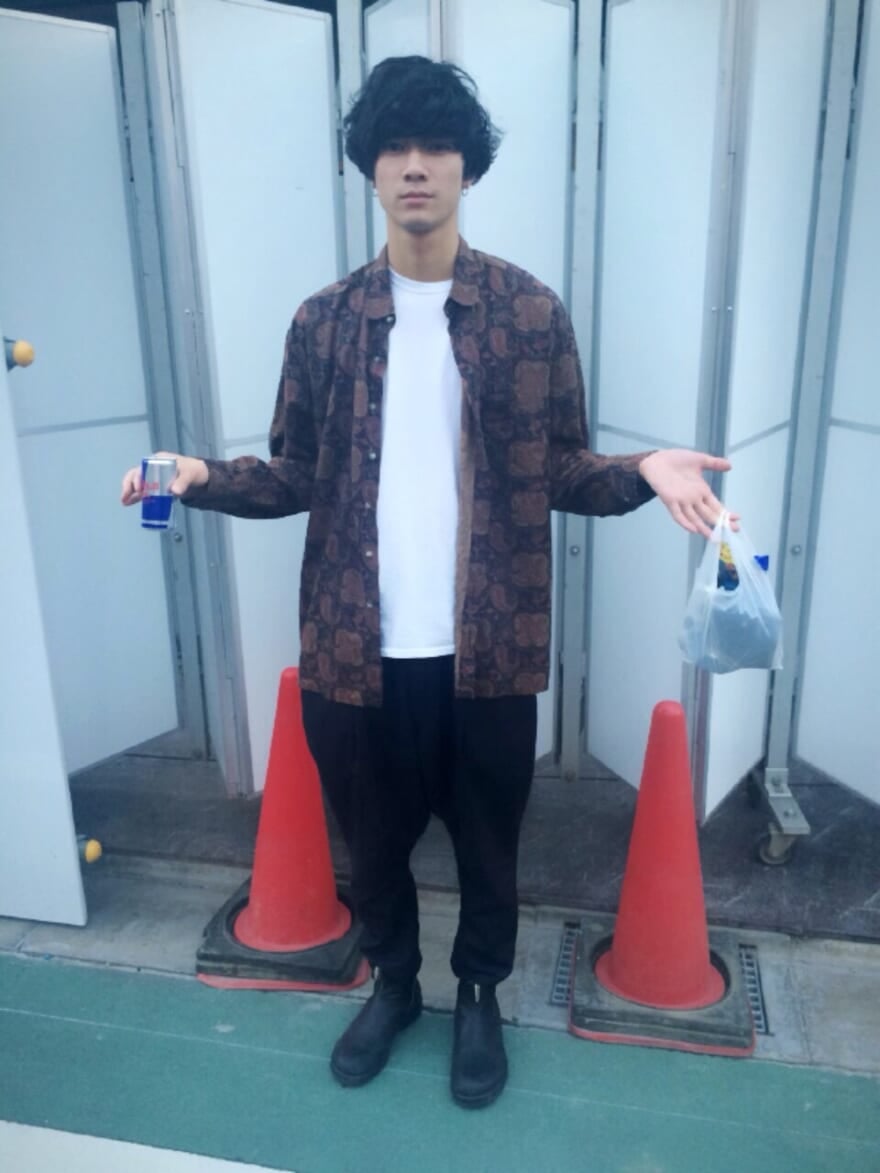 [清原 翔] 夏ですし長袖は暑いのですが、今年上半期最後のペイズリー柄を着ました。着納めってやつですね（笑）。最近はカッコいい半袖シャツを探していて、無地よりは柄ものがいいかなと思っています。またペイズリー柄を手に取ってしまうかもしれません（笑）。