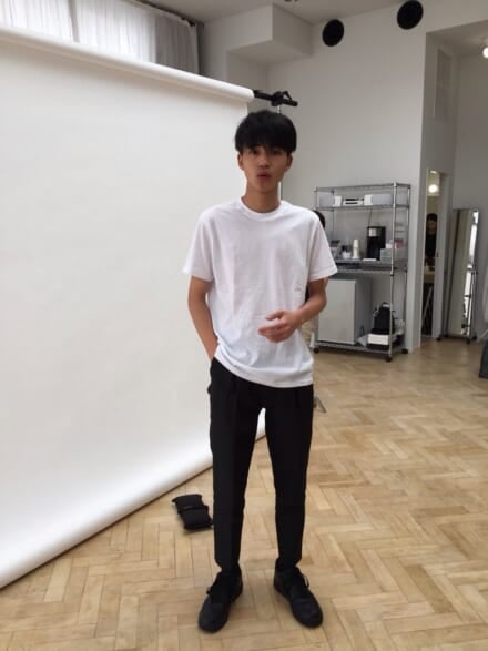 [中田 圭祐] 夏でもモノトーンはやっぱり落ち着きますね。「ナイキ」のエアフォース1はオールブラックが気分です。パンツも靴下も黒に決めちゃうと、寝坊しても洋服で迷いません（笑）。これからもっと暑くなっていくと思いますが、夏休みとかもあるので、楽しんでいきましょう！