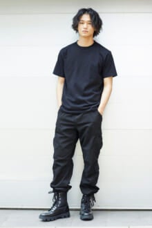 [中川 大輔] オールブラックが都会的なプラダのブーツ×本格派軍パンコーデ