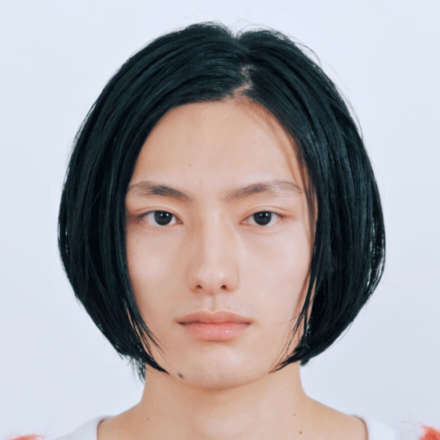 シンプルな前下がりボブはウエット質感で遊びを｜メンズノンノ360°ヘア