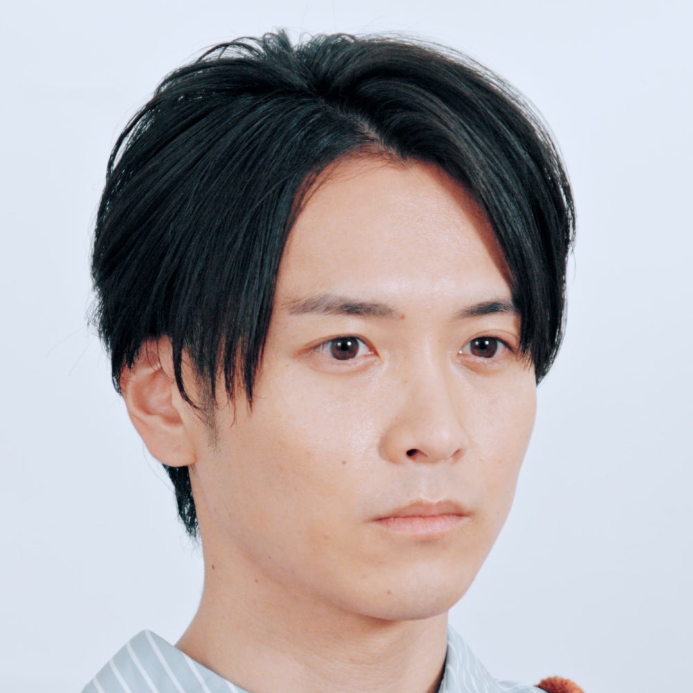 正統派ツーブロックは角度によって表情に変化を｜メンズノンノ360°ヘア