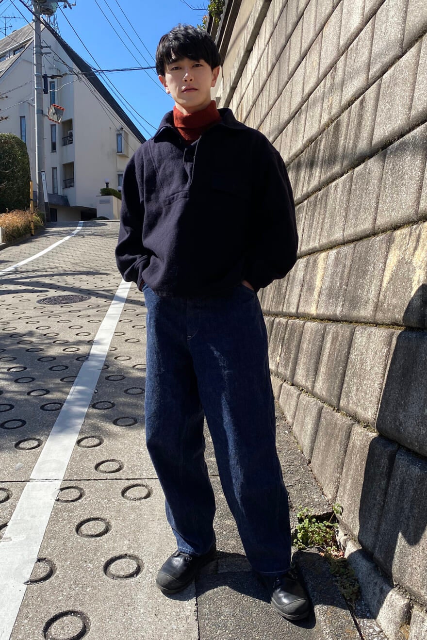 ユニクロの赤ニットを差し色にして 柔らかい印象に Modelsnap Men S Non No Web メンズノンノウェブ