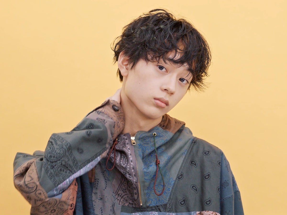 ワックスと手ぐしで完成！パーマ風ニュアンスショート【動画で学ぶ、3分ヘアアレンジ】