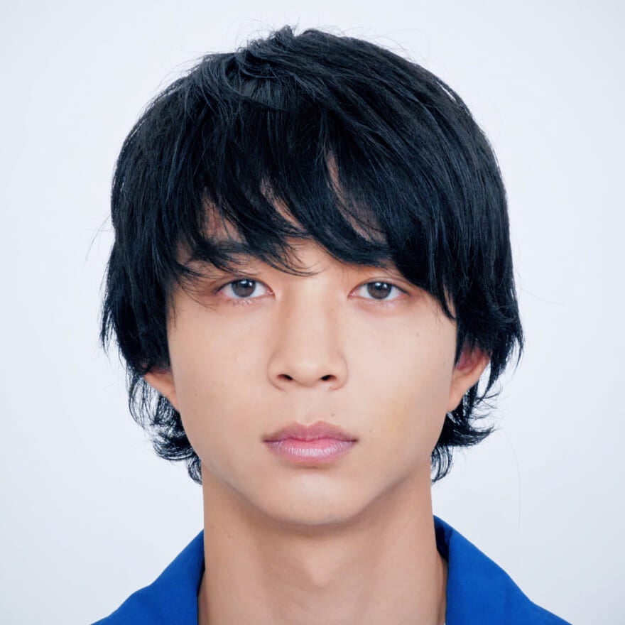 コンパクトなひし形シルエットの、スタンダードなミディアムアレンジ｜メンズノンノ360°ヘア