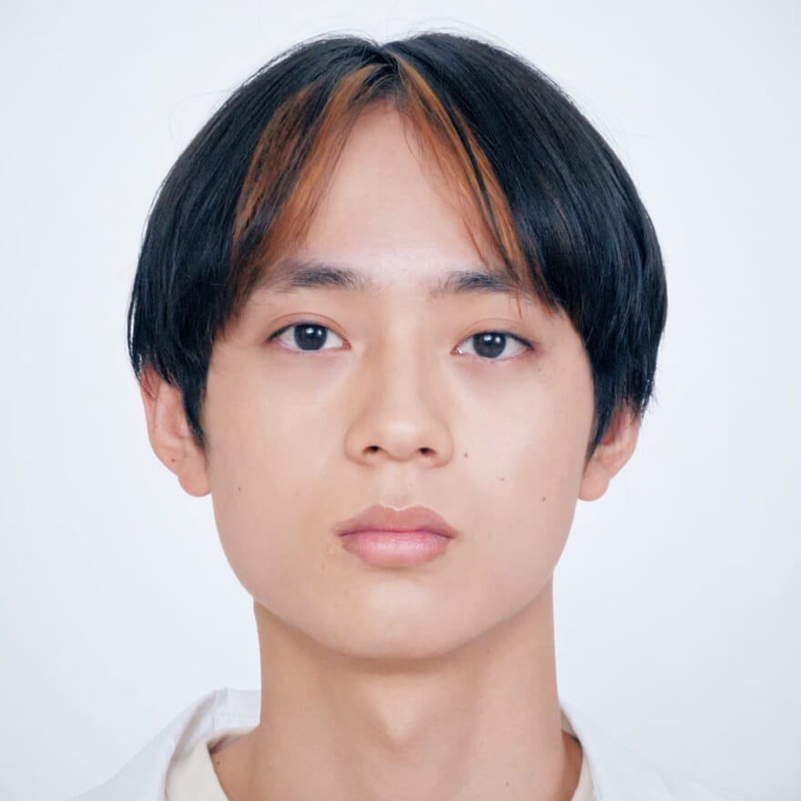 どんなコーディネートでも、品よくクリーンに見せるセンターパートヘア｜メンズノンノ360°ヘア