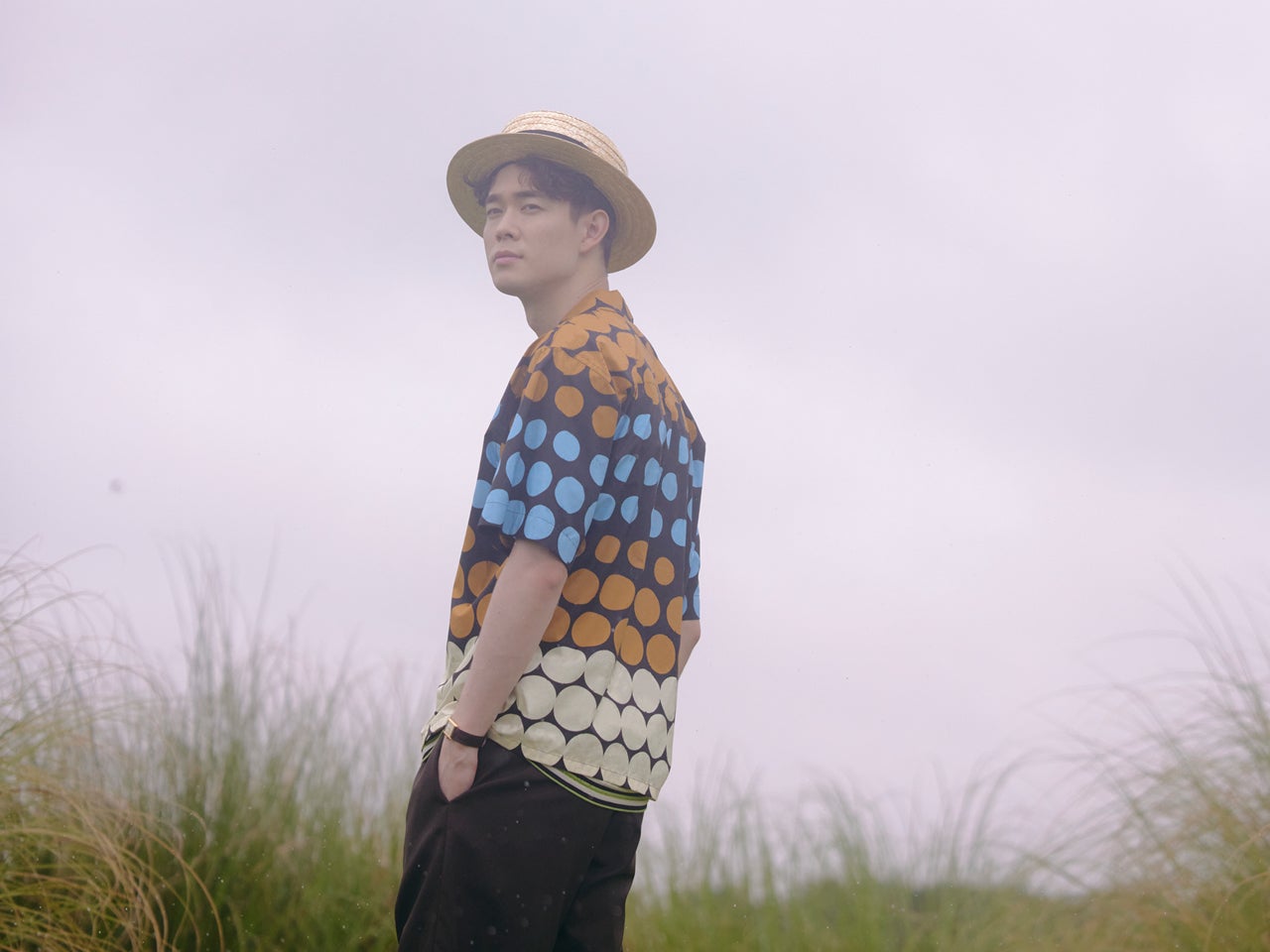 宮沢氷魚主演！季節をつなぐクラシックな小物とグラフィック【8