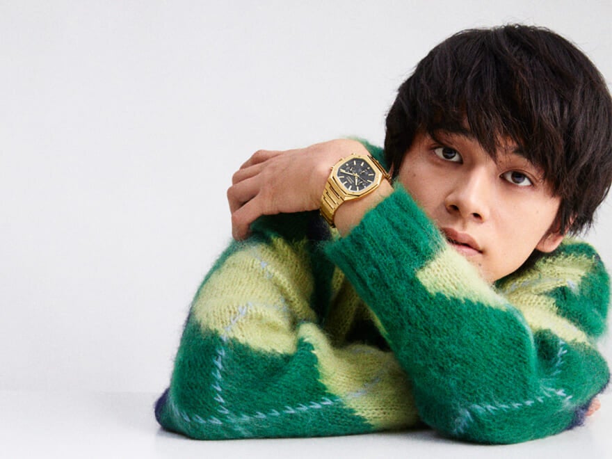人気俳優 北村匠海がいま気になっている腕時計は 第2回 レトロだけど新しい Wired ワイアード ゴールドオクタゴン Fashion Men S Non No Web メンズノンノウェブ