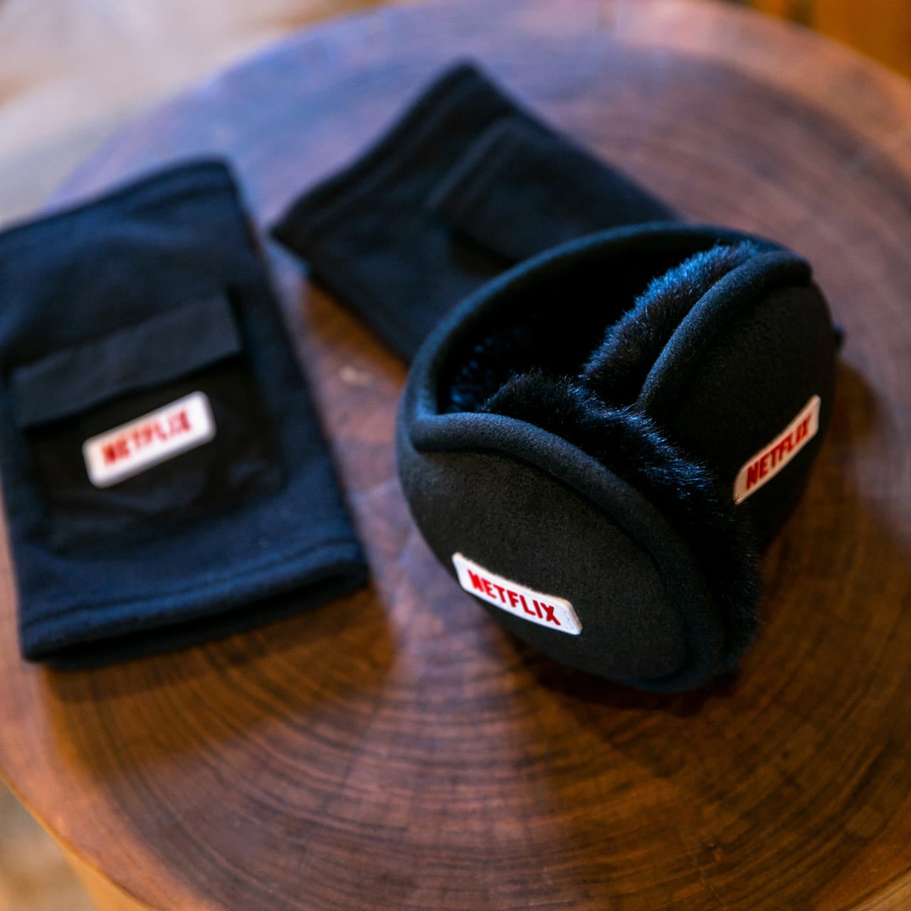 Netflix × BEAMS　ネットフリックス × ビームス　EAR MUFFLER ¥4,180　３