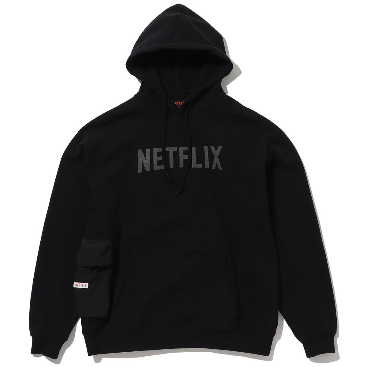 Netflix × BEAMS　ネットフリックス × ビームス　LOGO HOODY ¥13,200　１