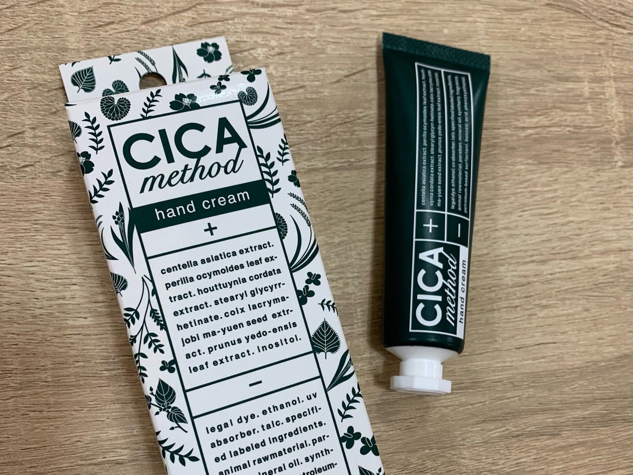 ベタつくハンドクリームが苦手。「シカメソッド」のサラサラなテクスチャーは、今まで使った中で1番好き！