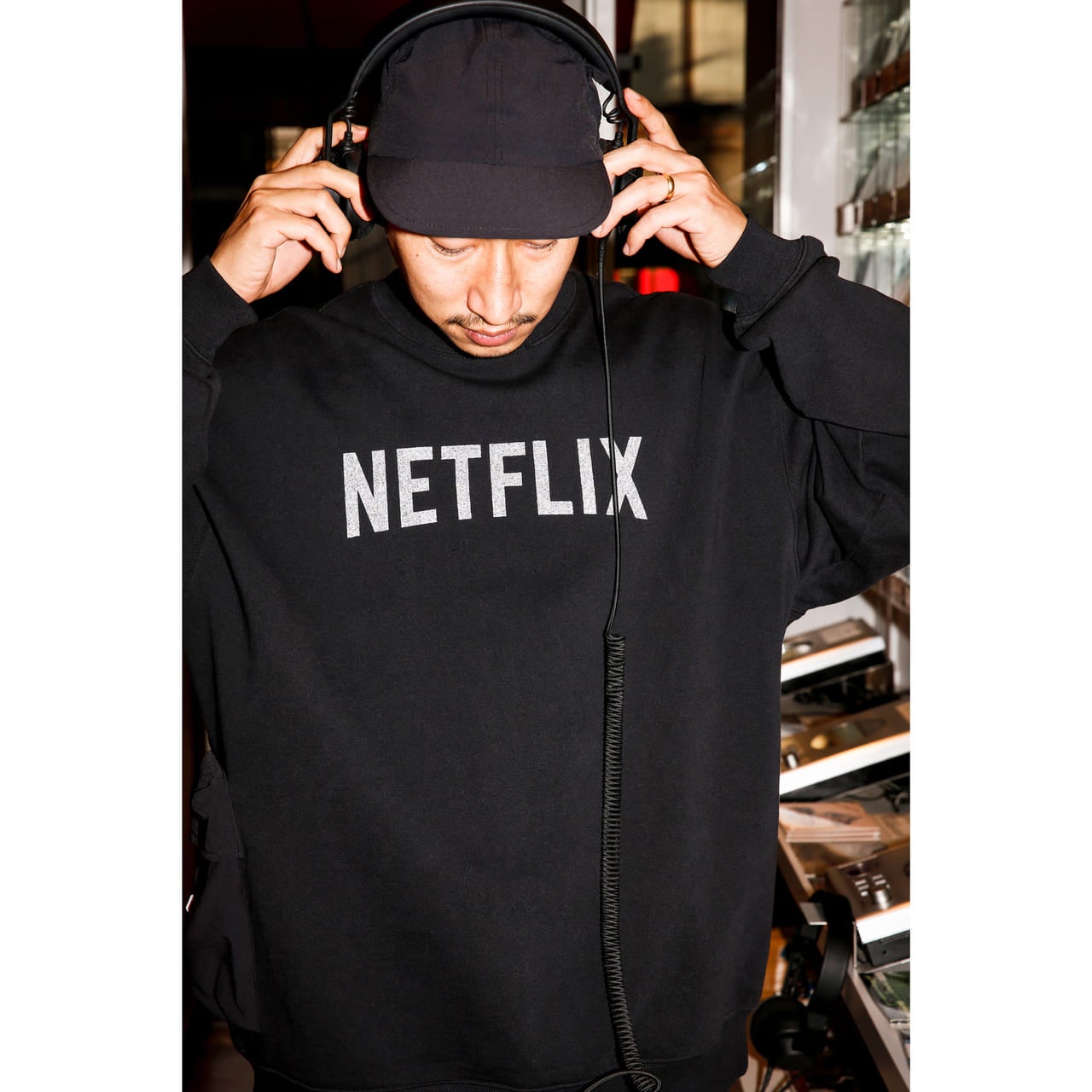Netflix × BEAMS　ネットフリックス × ビームス　LOGO CREW SWEAT ¥11,000　３