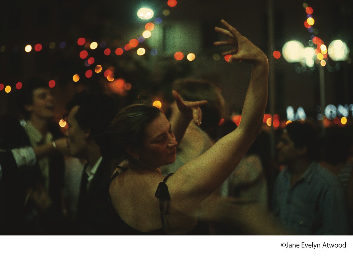 情熱的な作品に心掴まれる！【非凡な感性を持つフォトグラファー、ジェーン エヴリン アトウッド】日本初の個展