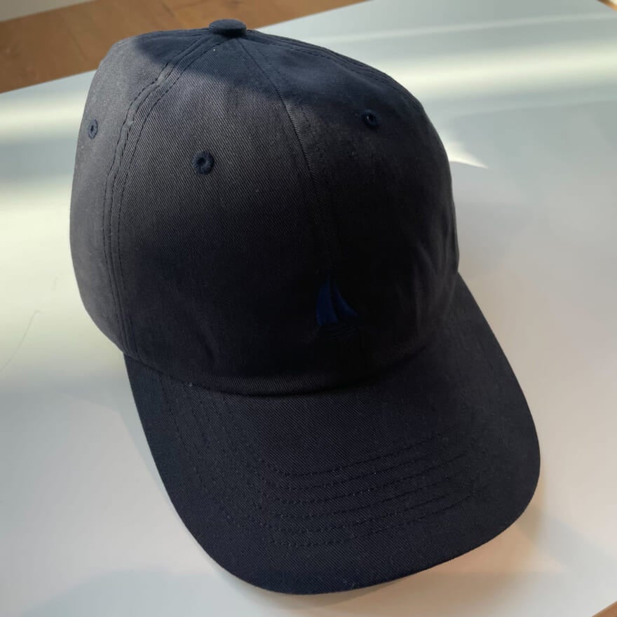 UNIQLO and JW ANDERSON ユニクロ アンド ジェイ ダブリュー アンダーソン 2022年春夏コレクション 展示会ルポ キャップ ¥1,990(ブラック)