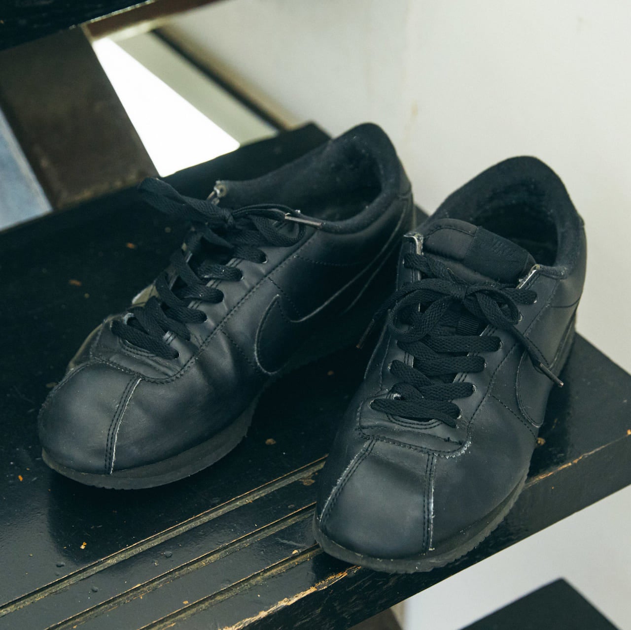 ナイキ コルテッツ NIKE CORTEZ オールブラック メイン
