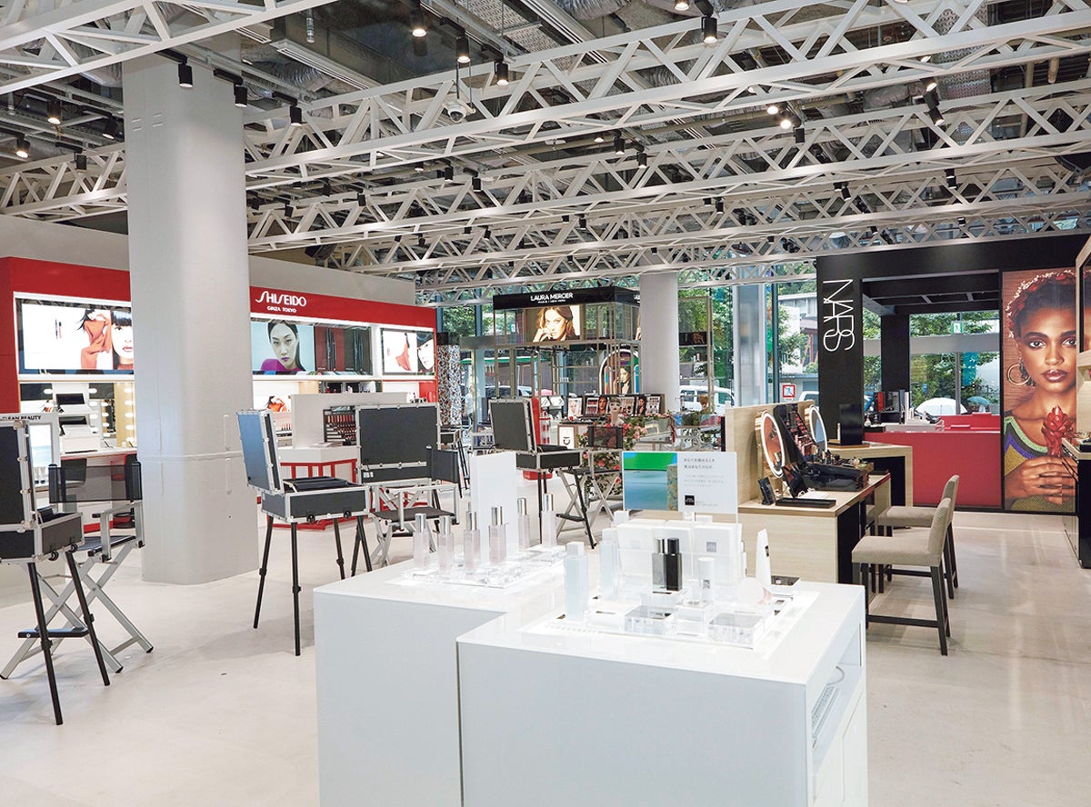 原宿駅すぐ、資生堂ビューティ・スクエアで美の深掘り。眉カットや肌診断も！【GW、デートでどこ行く!?】