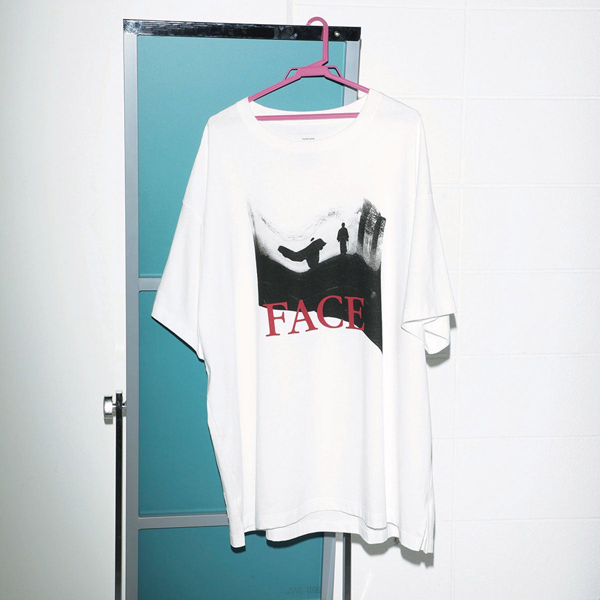 FACETASMのアートフォトTシャツ