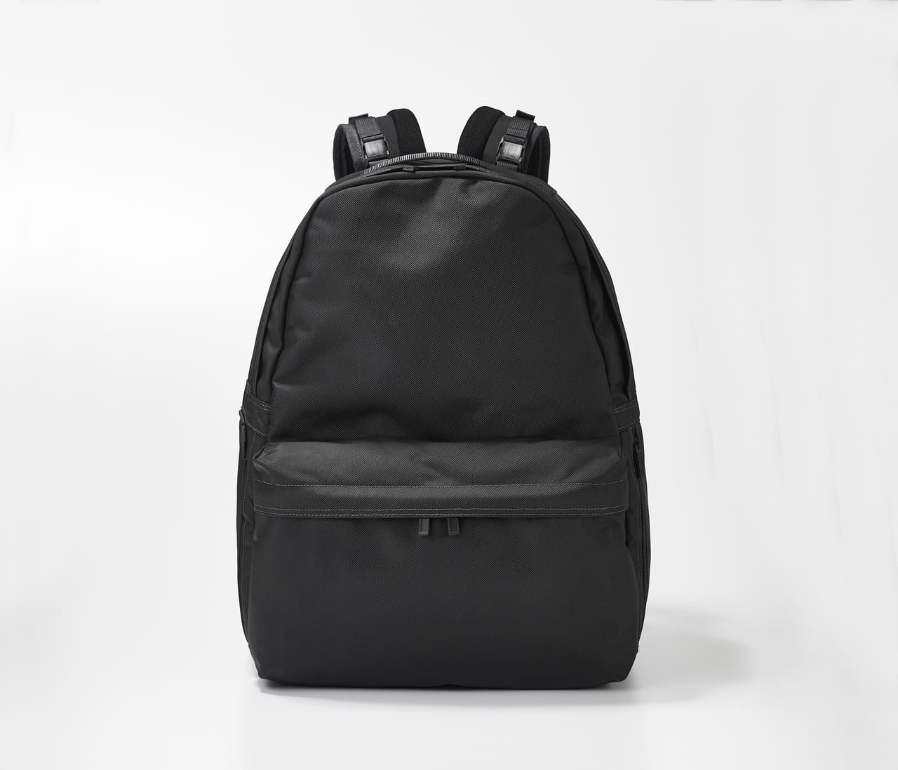 BACKPACK PRO L PRICE: ¥49,500 SIZE: 360×490×200mm CAPACITY: 33L WEIGHT: 1.4kg