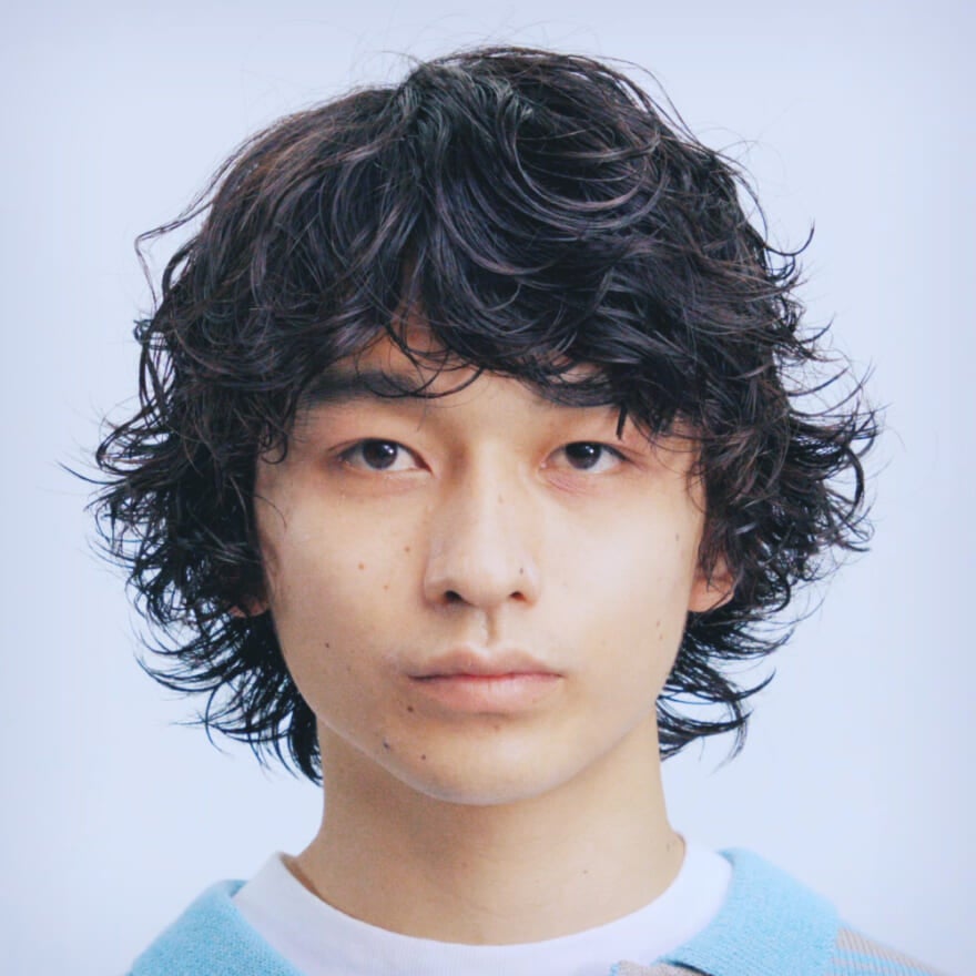 ハネる毛先を＂動き＂に昇華する、リッジパーマが活躍｜メンズノンノ360°ヘア