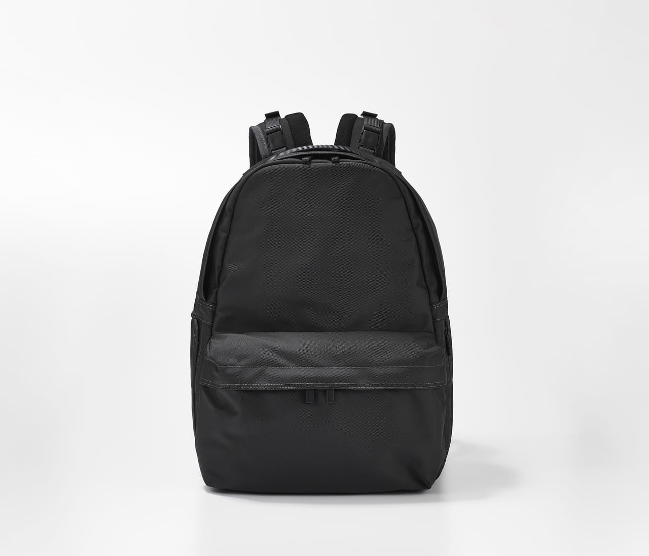 BACKPACK PRO S PRICE: ¥42,900 SIZE: 320×450×160mm CAPACITY: 23L WEIGHT: 1.2kg