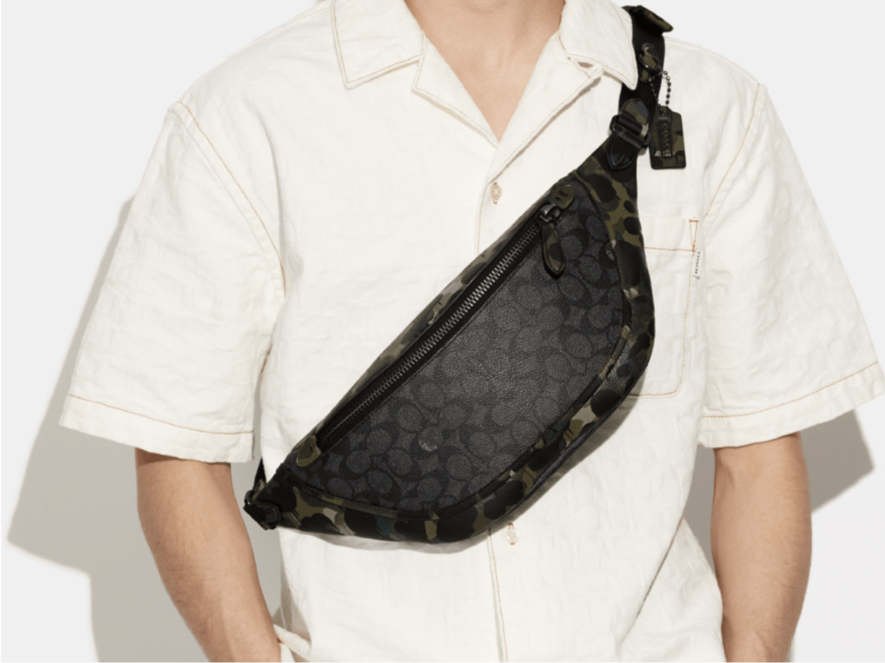 みんなの愛用「黒スニ」、夏の別注ビルケン、COACHの上品カモフラ新作etc…【週間人気記事ベスト5】