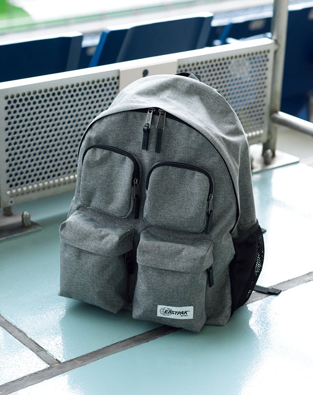 eastpak イーストパック オールブラックバックパック