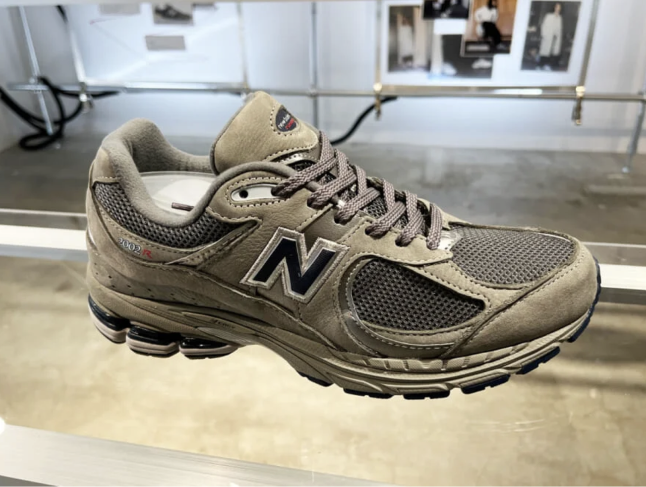 2002r newbalance ランニングの安い人気商品・通販・価格比較