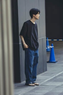 [高橋 璃央] メゾン マルジェラのTシャツを、デニムでシンプルに