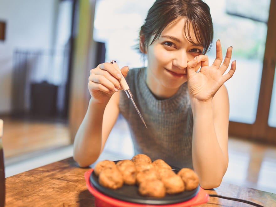 Lynnさんと、たこ焼き作ってみた。おいしそうな笑顔に悩みも吹き飛ぶ！