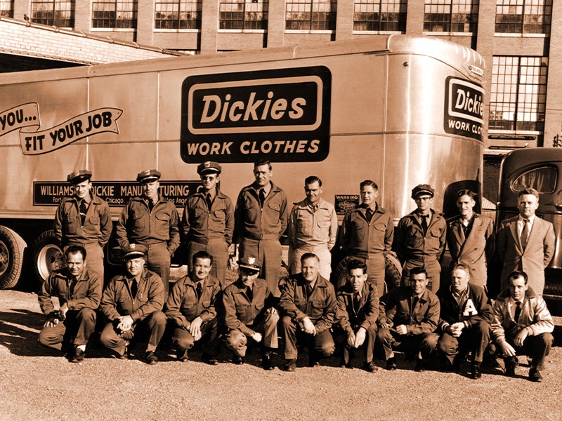 ディッキーズ　1940年代の社屋と社員の写真