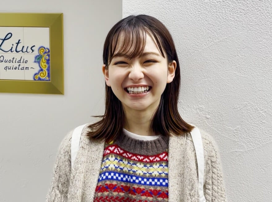 山田杏奈さんからキラキラした笑顔があふれるコメント動画が到着！［噂の彼女とニュードーナツ］