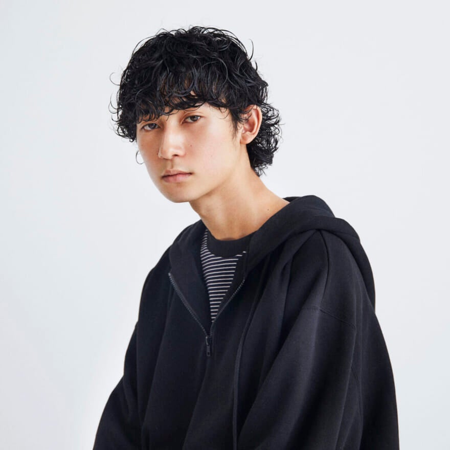 メンズ　髪型　10代　20代　おしゃれ　パーマ　黒髪　マッシュウルフ　Cocoon　