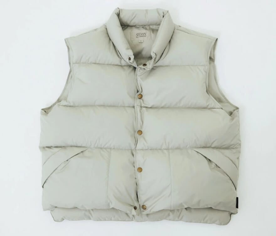 ダウンベスト¥27,500/セダン オールパーパス