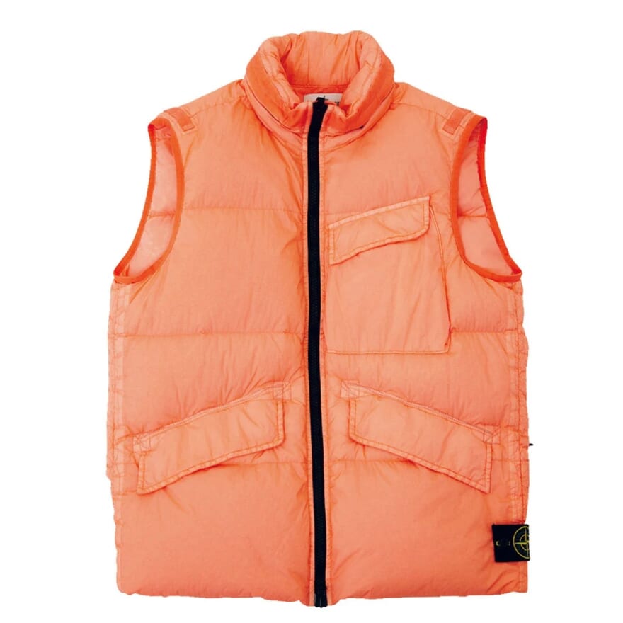 ダウンベスト¥107,800/ストーンアイランド