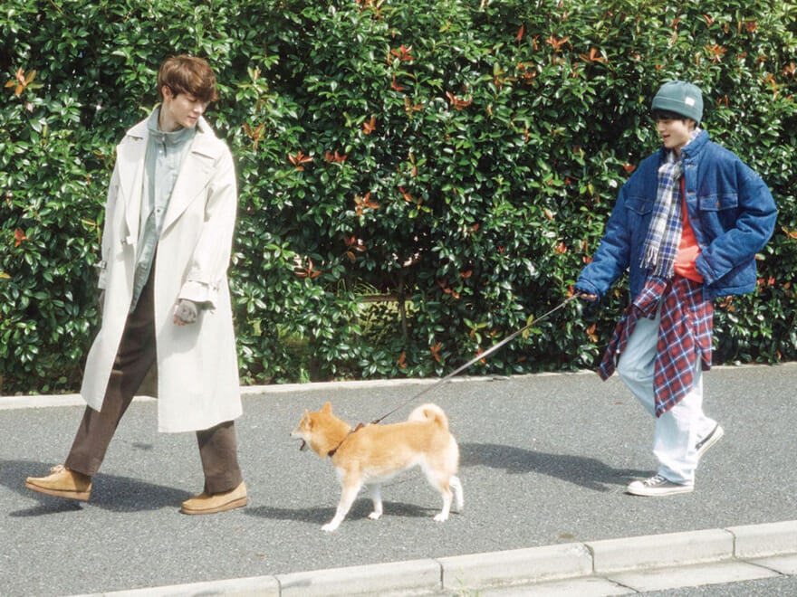 宮沢氷魚と鈴鹿央士の「今日もコートとブルゾンを着て」＃２。誌面初競演な２人のファッションストーリー