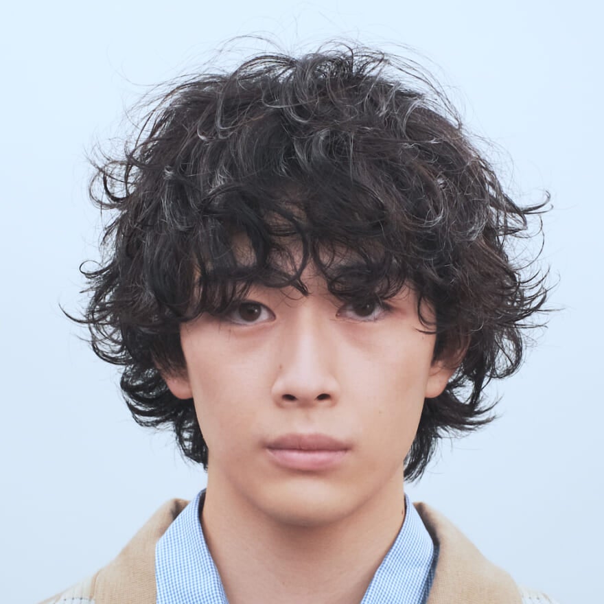 垣根を越えて似合うゆるめパーマに注目を｜メンズノンノ360°ヘア