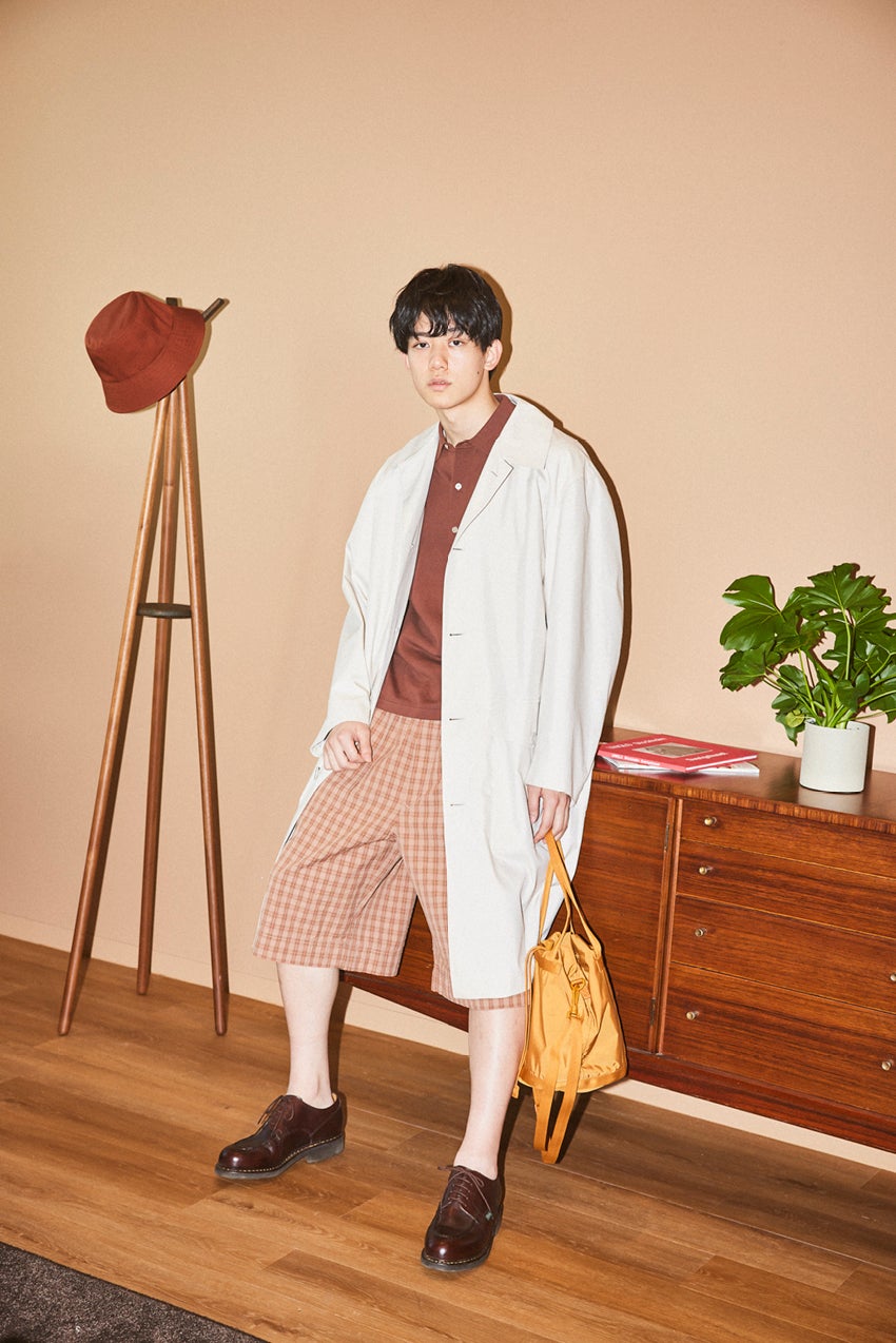 【ユニクロ ユー（Uniqlo U）新作スタイリング】ショーツ×コートをブラウンカラーで手懐ける