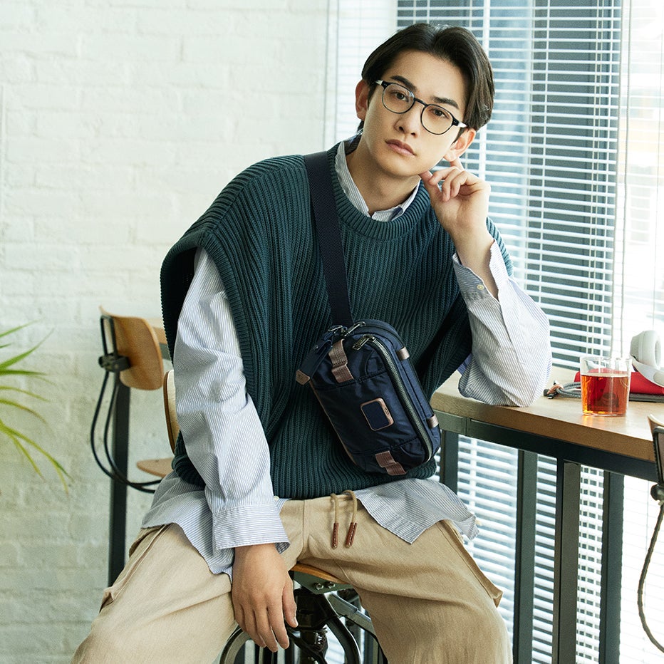 町田啓太さんと、TUMI（トゥミ）の新作バッグ。４つのモダンスタイル