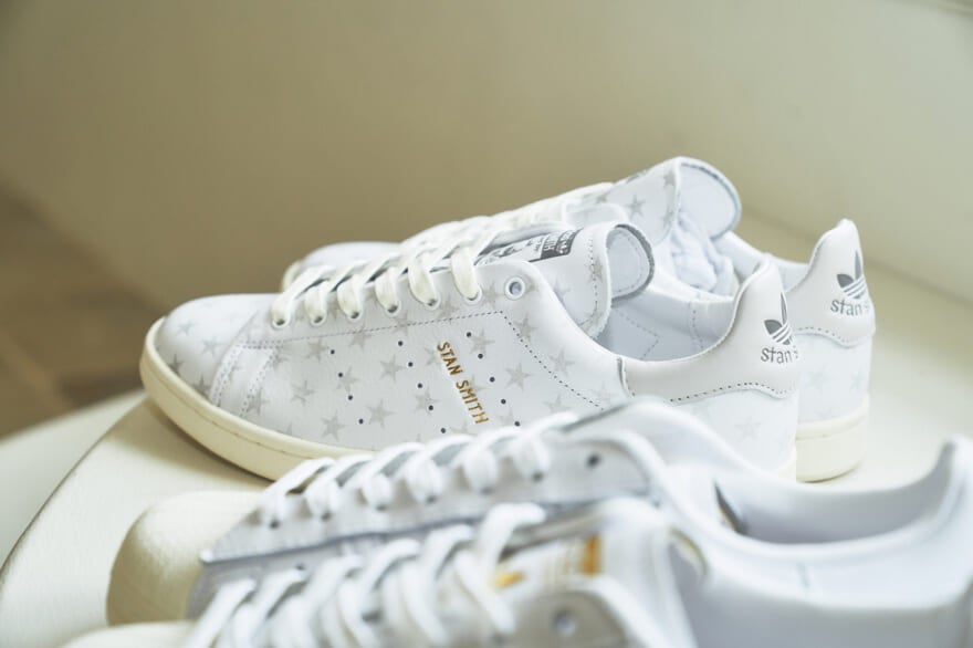 「adidas Originals × atmos GOLD STAR PACK」から「STAN SMITH LUX atmos」がリリースされた。