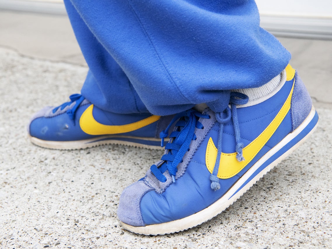 ナイキ の「コルテッツ」は、フォレスト・ガンプじゃないからブルーを
