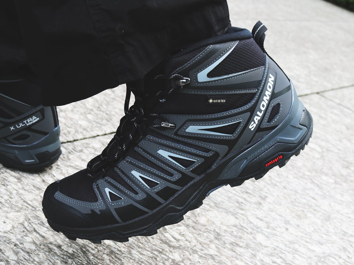 サロモンのゴアテックススニーカー X ULTRA PIONEER MID GORE-TEX