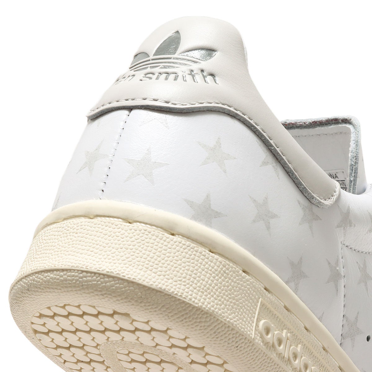 「adidas Originals × atmos GOLD STAR PACK」から「STAN SMITH LUX atmos」がリリースされた。